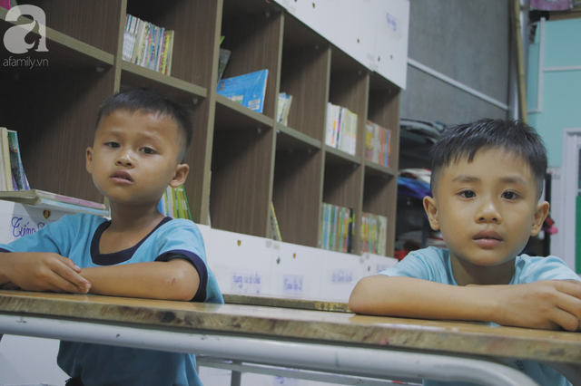 Chuyện về lớp học 0 đồng giữa Sài Gòn: Hai vợ chồng lấy tiền lương, bán vàng cưới để giúp trẻ em nghèo được học chữ - Ảnh 3.