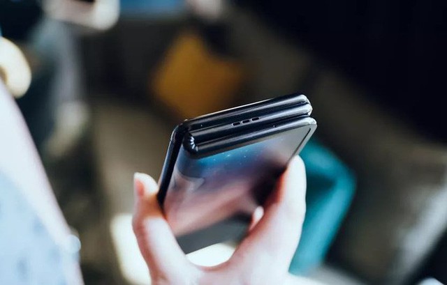 Ảnh thực tế smartphone màn hình gập làm 3 dị nhất hiện nay - Ảnh 10.