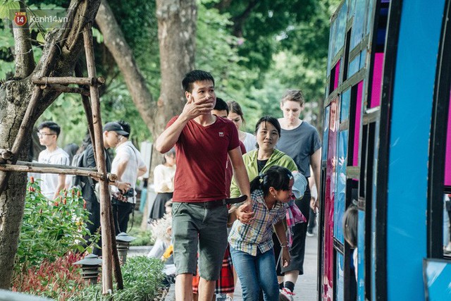 Đáng buồn chuyện người dân đi vệ sinh bên trong tác phẩm nghệ thuật giữa phố đi bộ Hà Nội: Chúng tôi đã rất tâm huyết nhưng bị đối đáp thật thậm tệ - Ảnh 14.