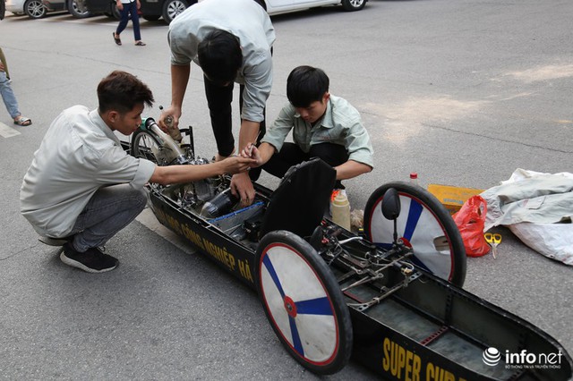 Tự hào chiếc xe Made in Việt Nam, chạy hơn 1.000 km chỉ tốn một lít xăng - Ảnh 2.