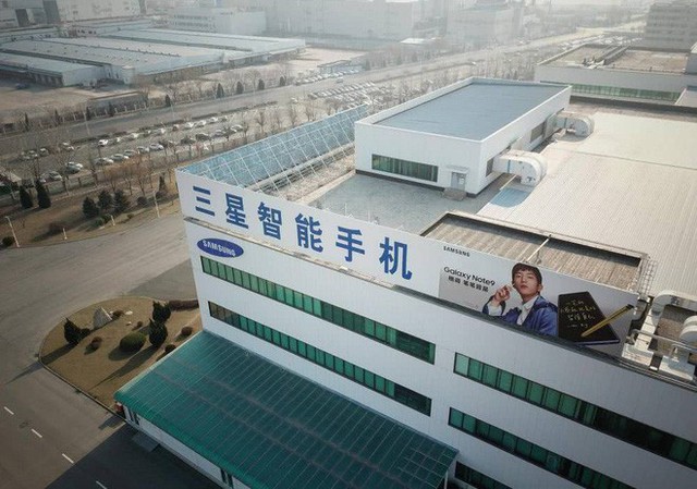  Chuyện gì xảy ra với những công nhân tại nhà máy smartphone cuối cùng của Samsung ở Trung Quốc? - Ảnh 1.