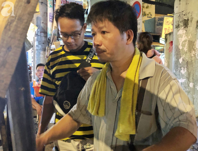 Xe bánh nướng vui vẻ của ông chú Sài Gòn, khách hàng đến chỉ có cười tít mắt: Chụp hình tui mỏ nhọn nhớ photoshop lại cho đẹp nha - Ảnh 4.
