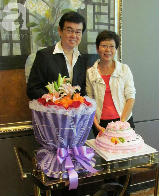 Ông trùm quyền lực, cuộc sống có ngàn mỹ nữ vây quanh nhưng lại nhất mực chung thủy, quỵ luỵ muôn nơi và lấy thân mình thử thuốc cho người vợ phi thường - Ảnh 2. Ông trùm quyền lực, cuộc sống có ngàn mỹ nữ vây quanh nhưng lại nhất mực chung thủy, quỵ luỵ muôn nơi và lấy thân mình thử thuốc cho người vợ phi thường - Ảnh 2.