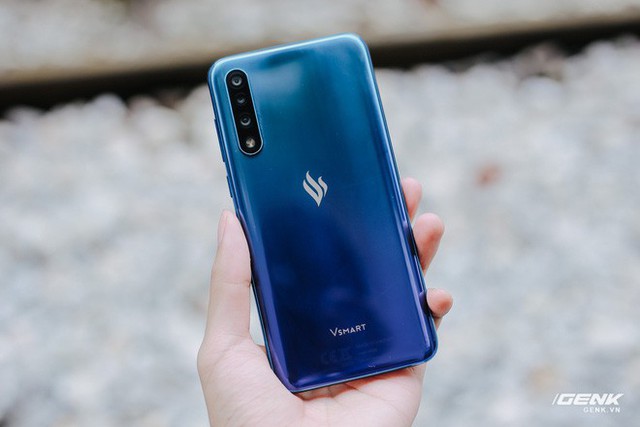 Vsmart Live giảm giá từ 6.99 triệu còn 3.69 triệu sau 2 tháng ra mắt - Ảnh 4. Vsmart Live giảm giá từ 6.99 triệu còn 3.69 triệu sau 2 tháng ra mắt - Ảnh 4.