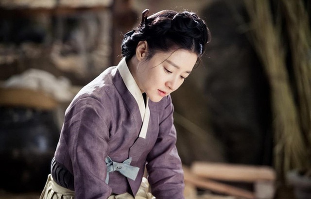 - “Dae Jang Geum” Lee Young Ae: Từ tượng đài nhan sắc Hàn Quốc tới tin đồn là mẹ chồng “búp bê xứ Hàn” Han Chae Young - photo - photo 6 15734576134451311031475 - “Dae Jang Geum” Lee Young Ae: Từ tượng đài nhan sắc Hàn Quốc tới tin đồn là mẹ chồng “búp bê xứ Hàn” Han Chae Young