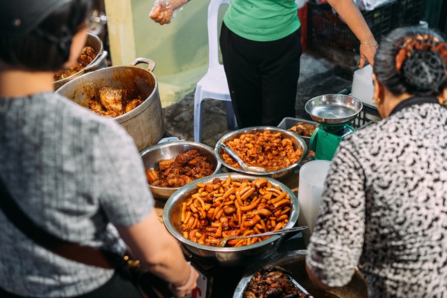 Quán cá kho nức tiếng, khách mua vài triệu một lúc là thường ở chợ Hàng Bè và chuyện giờ mới bật mí phía sau cái tiếng “bán cá mà kiêu” - Ảnh 10.