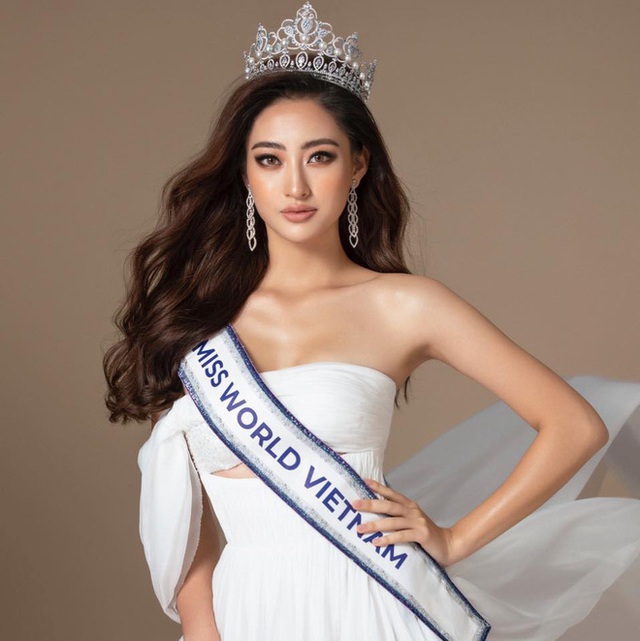 Màn giới thiệu tiếng Anh tham dự Miss World 2019 quá đỉnh của Lương Thuỳ Linh, không hổ danh là thành viên của đội tuyển HSG quốc gia, IELTS 7.5 - Ảnh 2. Màn giới thiệu tiếng Anh tham dự Miss World 2019 quá đỉnh của Lương Thuỳ Linh, không hổ danh là thành viên của đội tuyển HSG quốc gia, IELTS 7.5 - Ảnh 2.