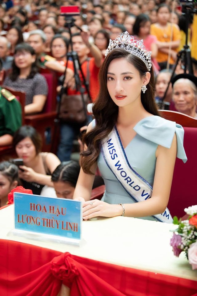 Màn giới thiệu tiếng Anh tham dự Miss World 2019 quá đỉnh của Lương Thuỳ Linh, không hổ danh là thành viên của đội tuyển HSG quốc gia, IELTS 7.5 - Ảnh 8.