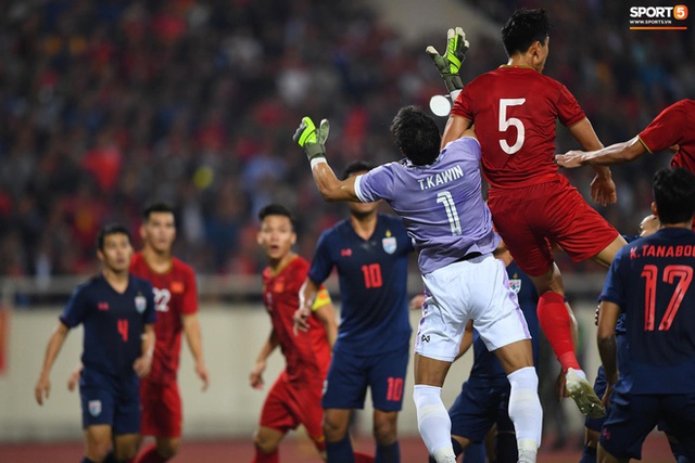  Fan Việt Nam lật mặt 180 độ như người yêu cũ, quay ra chê bai trọng tài Ahmed Alkaf  - Ảnh 1.