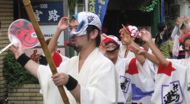 Tình yêu vô hạn của người Nhật với những chiếc khăn tay: Đàn ông cũng phải mang ít nhất 3 chiếc, một lau tay, một lau miệng, một để lau nước mắt - Ảnh 9.