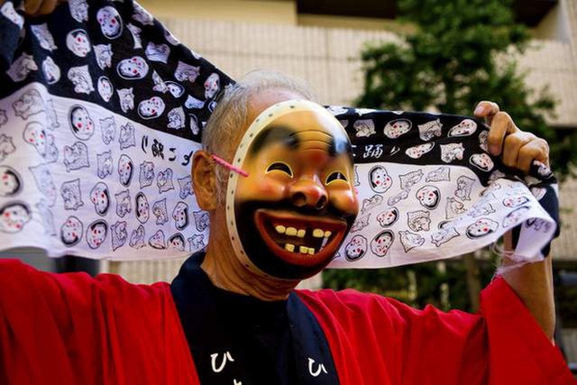 Tình yêu vô hạn của người Nhật với những chiếc khăn tay: Đàn ông cũng phải mang ít nhất 3 chiếc, một lau tay, một lau miệng, một để lau nước mắt - Ảnh 10.