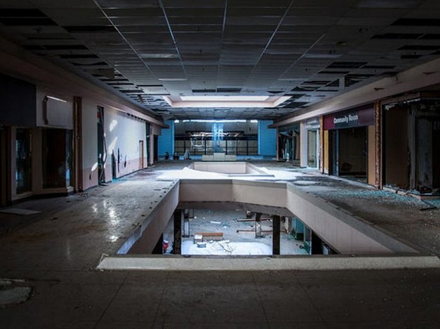 Loạt trung tâm thương mại sang chảnh bị bỏ hoang khắp nước Mỹ - Ảnh 11.