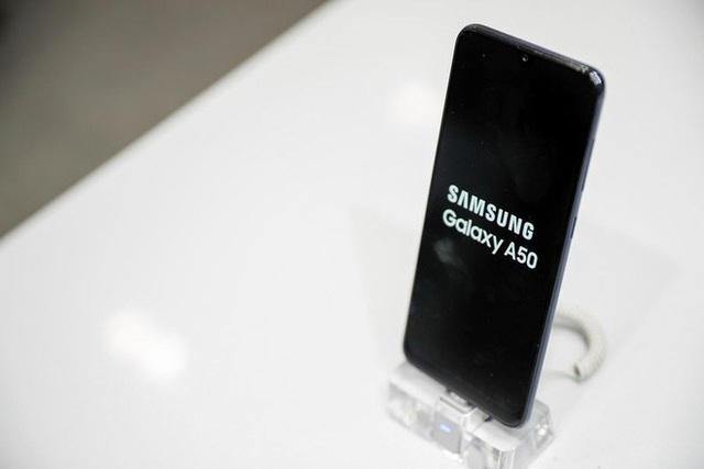Thuê công ty ODM Trung Quốc để sản xuất smartphone giá rẻ - chiến lược con dao 2 lưỡi của Samsung - Ảnh 4.