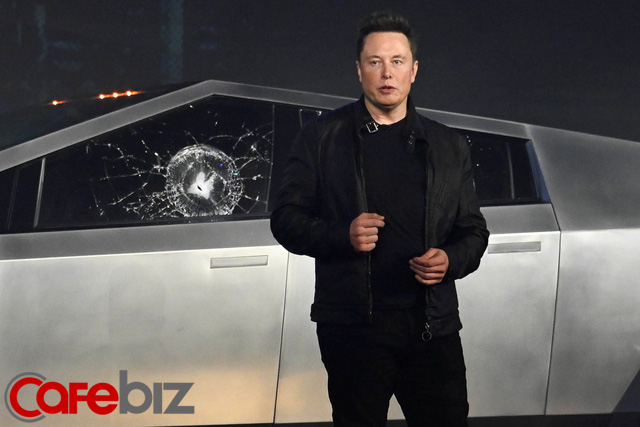 Cybertruck không phải sản phẩm đầu tiên ‘toang’ theo phong cách Elon Musk: Bị đá khỏi công ty mình sáng lập khi đi trăng mật, tên lửa mang vệ tinh của NASA, Facebook phóng lần đầu đã banh xác! - Ảnh 1.