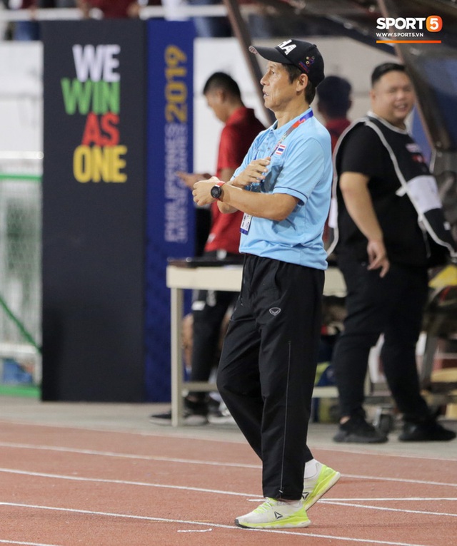 HLV Park Hang-seo bật cười sau khi cầu thủ Indonesia ghi bàn nhấn chìm U22 Thái Lan - Ảnh 13.