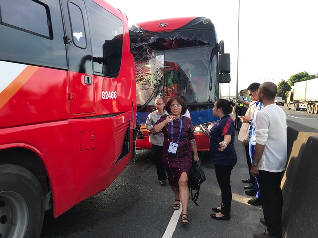 Đoàn TTVN gặp tai nạn trên đường tới dự lễ khai mạc SEA Games 30 - Ảnh 5.