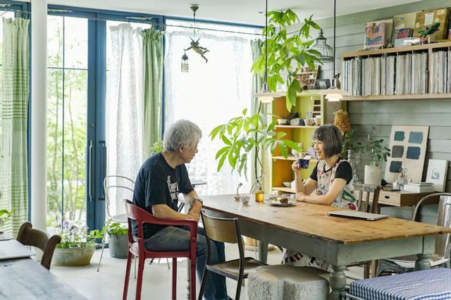 Vợ thu nhập cao xây ngôi nhà 3 tầng view toàn cây xanh và ánh sáng tặng chồng nghỉ hưu ở Nhật - Ảnh 3.