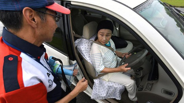 Câu chuyện về những tài xế lão niên của Nhật Bản: 70 tuổi vẫn trên từng cây số, cấm cũng dở mà để yên cũng không xong - Ảnh 7.
