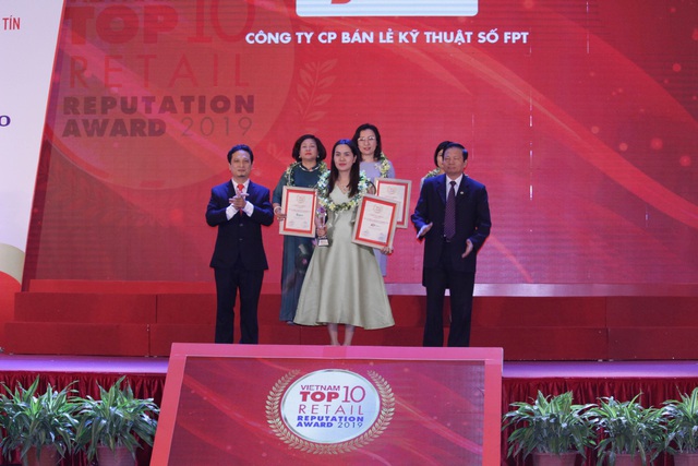 FPT Retail tiếp tục vào top 3 nhà bán lẻ uy tín nhất Việt Nam năm 2019 - Ảnh 1.