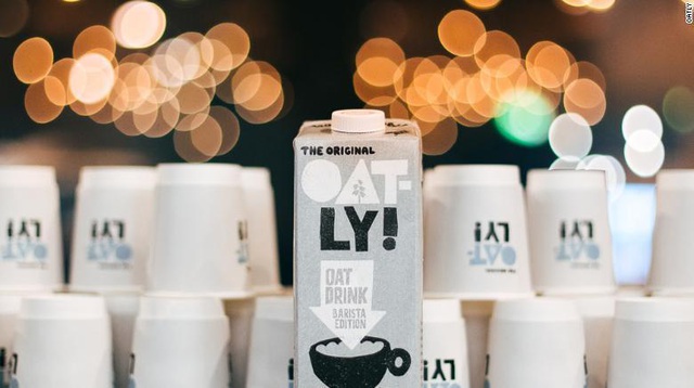 Sa thải cả phòng Marketing, hãng sữa yến mạch Thụy Điển Oatly lột xác từ bình dân thành xa xỉ, làm lung lay cả đế chế sữa bò! - Ảnh 5.