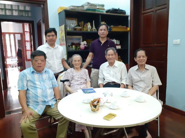 Chuyện dạy con trong gia đình người Hà Nội có 3 con là giáo sư - Ảnh 2.
