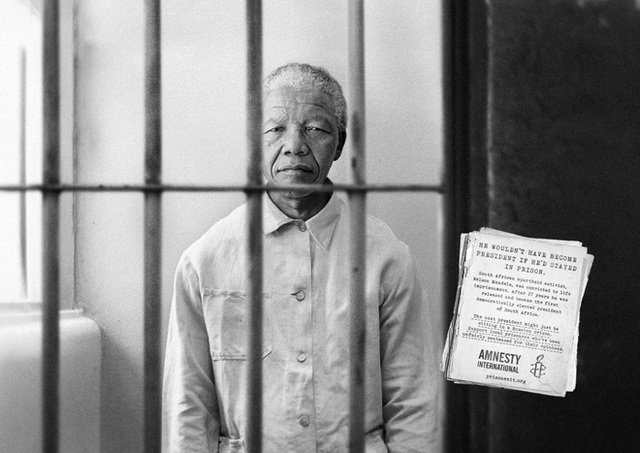 Trước khi rời đảo, viên sĩ quan hung ác nhất nói với Nelson Mandela 1 câu khiến ông kinh ngạc - Ảnh 1. Trước khi rời đảo, viên sĩ quan hung ác nhất nói với Nelson Mandela 1 câu khiến ông kinh ngạc - Ảnh 1.
