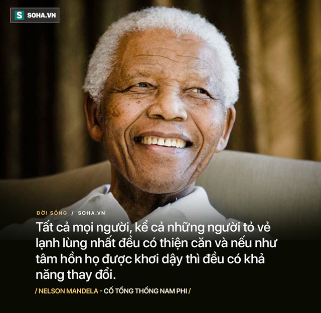 Trước khi rời đảo, viên sĩ quan hung ác nhất nói với Nelson Mandela 1 câu khiến ông kinh ngạc - Ảnh 2. Trước khi rời đảo, viên sĩ quan hung ác nhất nói với Nelson Mandela 1 câu khiến ông kinh ngạc - Ảnh 2.