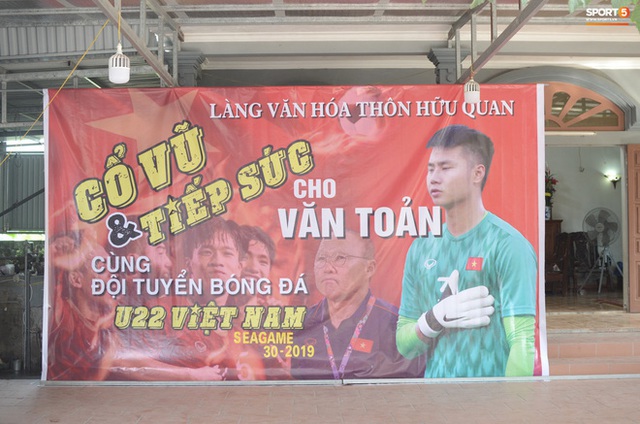Gia đình thủ môn U22 Việt Nam, Nguyễn Văn Toản nhộn nhịp chuẩn bị cổ vũ trận chung kết SEA Games 30 - Ảnh 4.
