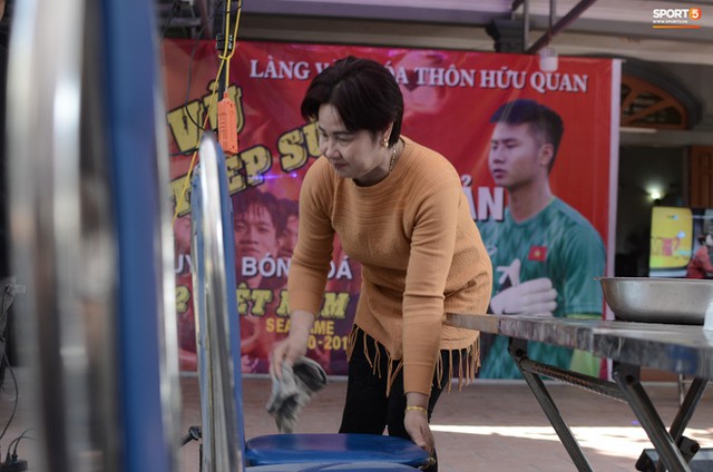Gia đình thủ môn U22 Việt Nam, Nguyễn Văn Toản nhộn nhịp chuẩn bị cổ vũ trận chung kết SEA Games 30 - Ảnh 5.