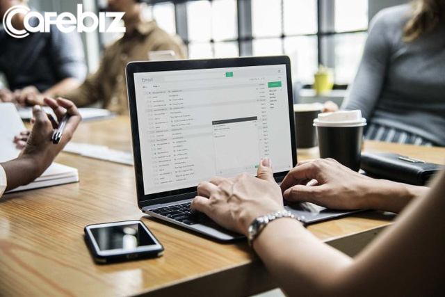 Bóc mẽ nghề agency, nhà văn Khải Đơn: Chết vì làm việc chắc vinh quang lắm? - Ảnh 1.