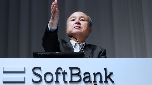 CEO quỹ Vision Fund của SoftBank vẫn được tăng gấp đôi lương thưởng mặc dù quỹ lỗ đến 17 tỷ USD - Ảnh 2.