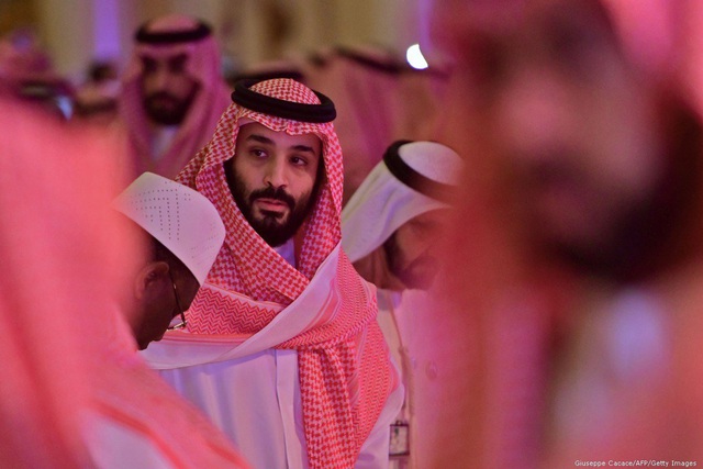 Chân dung ông chủ quyền lực của công ty 2.000 tỷ USD lớn nhất thế giới: Giữ vị trí dưới 1 người trên vạn người khi mới 31 tuổi, tương lai không xa sẽ trở thành nhà vua của Ả rập Saudi - Ảnh 2.
