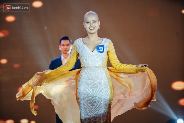 Nữ sinh ung thư 19 tuổi đạt danh hiệu Miss truyền cảm hứng của cuộc thi Duyên dáng Ngoại Thương: Em đã chiến thắng chính bản thân! - Ảnh 10.