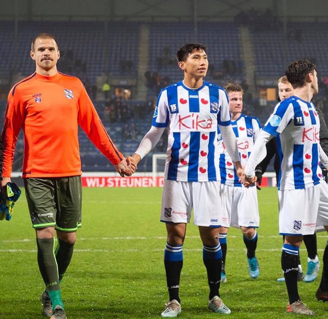 Cống hiến hết mình cho U22 Việt Nam, giờ là lúc Văn Hậu cần ở lại Heerenveen - Ảnh 2.