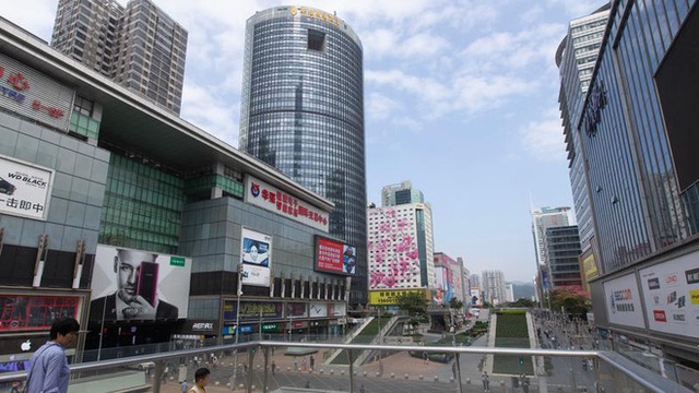 Hoa Cường Bắc - Khu chợ điện tử nổi tiếng nhất Trung Quốc nay bị nhuộm hồng bởi đồ mỹ phẩm - Ảnh 3.