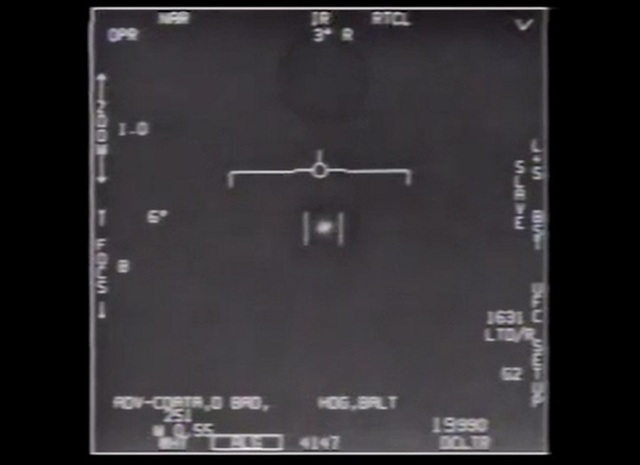 Phi công Mỹ kể lại khoảnh khắc nhìn thấy UFO trên bầu trời trong lúc huấn luyện - Ảnh 1.
