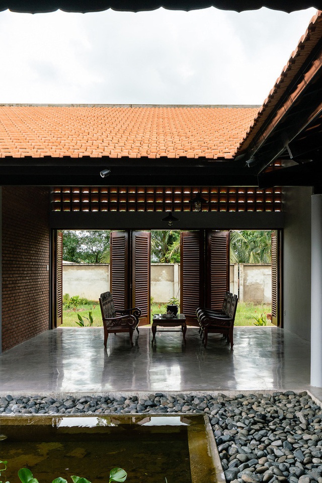  Mãn nhãn với ngôi nhà nội thất toàn bằng gỗ, như ốc đảo giữa nông thôn Việt Nam - Ảnh 13.