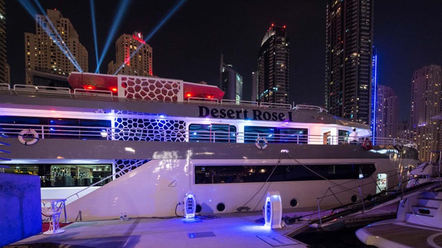 Cuộc sống xa xỉ của giới giàu Dubai - Ảnh 3.