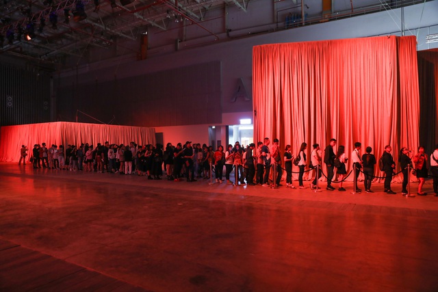 Hàng trăm người hâm mộ thời trang & nghệ thuật đã đến chiêm ngưỡng bảo tàng năm tháng Cục Im Lặng của NTK Nguyễn Công Trí - Ảnh 7.