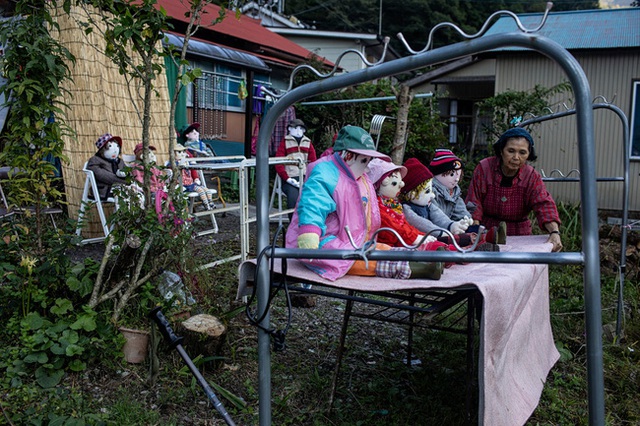 Ngôi làng vắng bóng trẻ thơ tại Nhật Bản: 18 năm không có một đứa trẻ nào ra đời, số búp bê nhiều gấp 10 lần số dân làng - Ảnh 9.