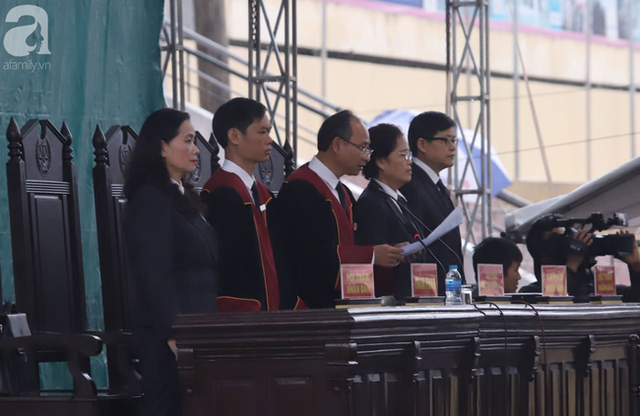 Tuyên án đối với Bùi Văn Công và đồng bọn vụ nữ sinh giao gà bị hiếp dâm, sát hại ở Điện Biên: Đề nghị tử hình 6 bị cáo - Ảnh 2.