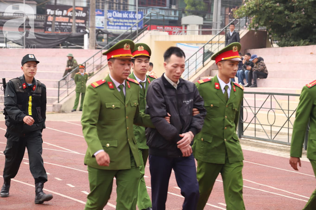 Tuyên án đối với Bùi Văn Công và đồng bọn vụ nữ sinh giao gà bị hiếp dâm, sát hại ở Điện Biên: Đề nghị tử hình 6 bị cáo - Ảnh 12. Tuyên án đối với Bùi Văn Công và đồng bọn vụ nữ sinh giao gà bị hiếp dâm, sát hại ở Điện Biên: Đề nghị tử hình 6 bị cáo - Ảnh 12.