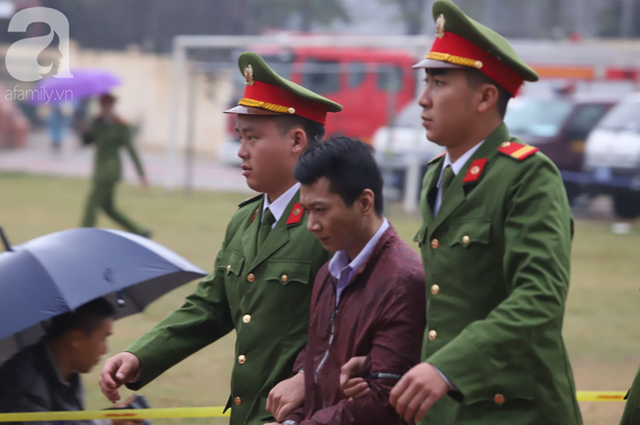 Tuyên án đối với Bùi Văn Công và đồng bọn vụ nữ sinh giao gà bị hiếp dâm, sát hại ở Điện Biên: Đề nghị tử hình 6 bị cáo - Ảnh 3.