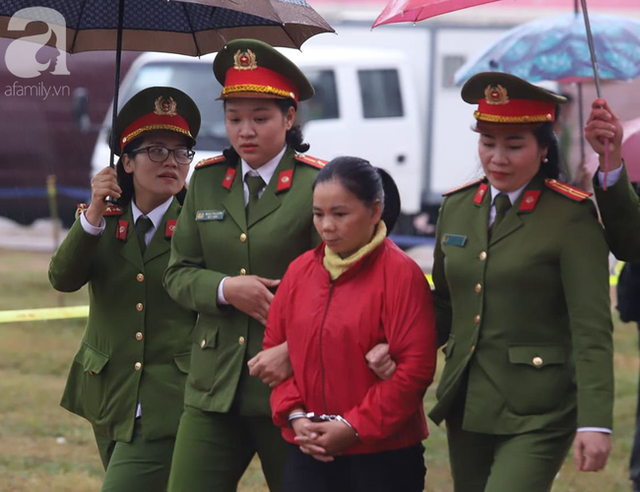 Tuyên án đối với Bùi Văn Công và đồng bọn vụ nữ sinh giao gà bị hiếp dâm, sát hại ở Điện Biên: Đề nghị tử hình 6 bị cáo - Ảnh 7. Tuyên án đối với Bùi Văn Công và đồng bọn vụ nữ sinh giao gà bị hiếp dâm, sát hại ở Điện Biên: Đề nghị tử hình 6 bị cáo - Ảnh 7.