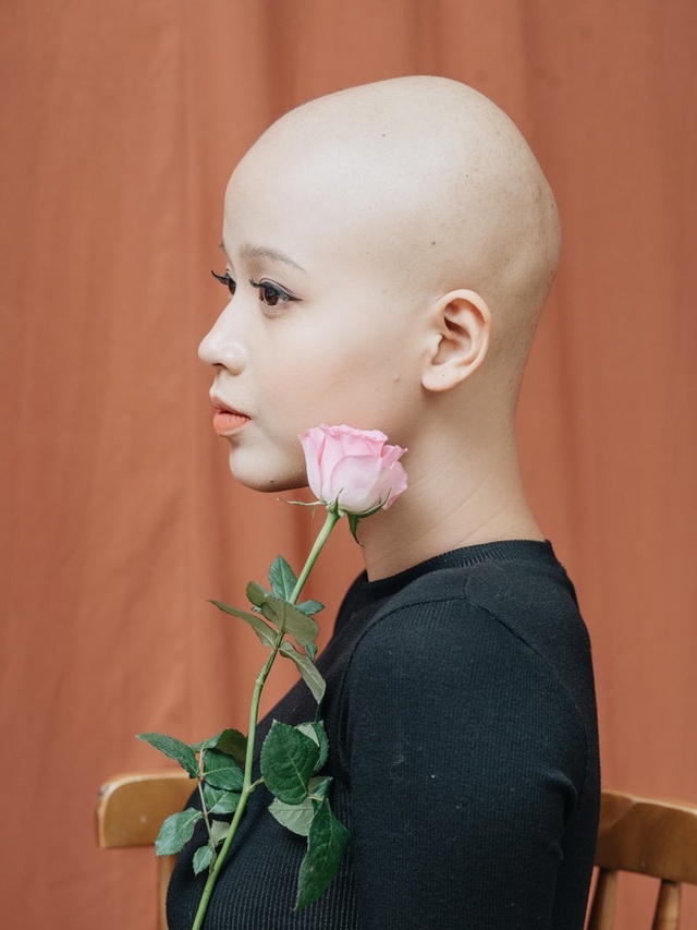 Nữ sinh Ngoại thương mắc ung thư vú lột xác đầy bất ngờ trong bộ ảnh Chung kết Duyên dáng Ngoại thương 2019 - Ảnh 4.