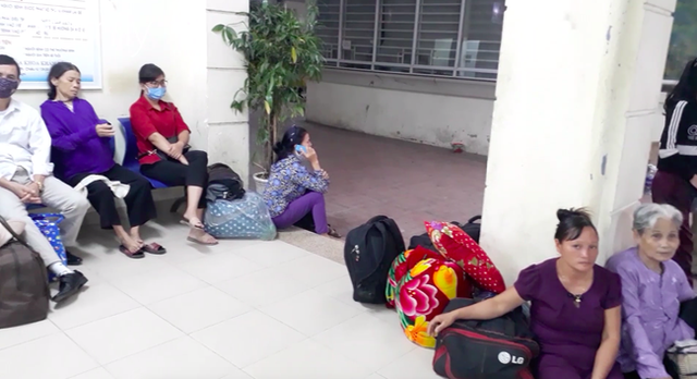 Nhức nhối nạn cò mồi cổng viện K: Chèo kéo bệnh nhân sang phòng khám tư nhân, bị đau bụng bắt đi xét nghiệm... HIV - Ảnh 5.