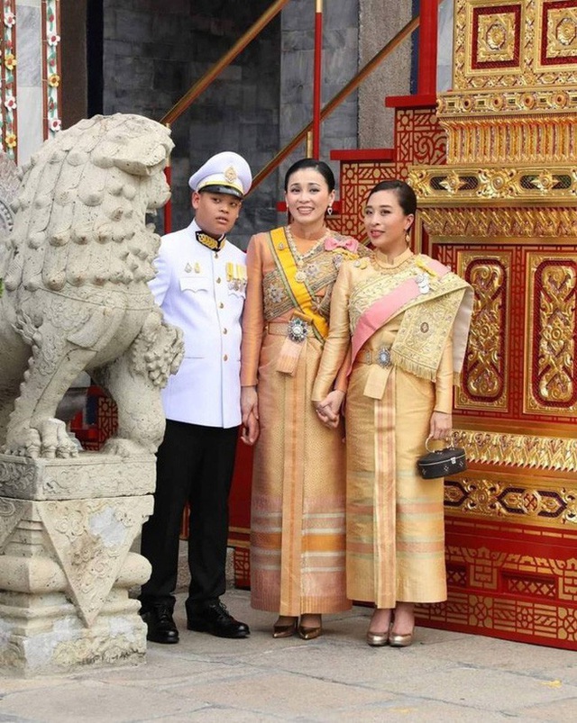 Hoàng tử Thái Lan: Là con trai duy nhất của vua nhưng chưa chắc đã được kế vị, phải rời xa vòng tay mẹ từ khi còn nhỏ - Ảnh 10.