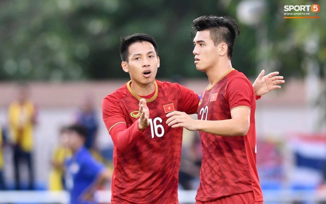 Thủ môn U22 Việt Nam mắc sai lầm, fan kêu trời: Bóng đá Việt Nam chỉ toang vì thủ môn - Ảnh 11.