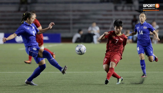 Nữ tuyển thủ Việt Nam từng ra đồng gặt lúa, hot girl sân cỏ thì làm shipper trước khi vô địch SEA Games 30 - Ảnh 6.
