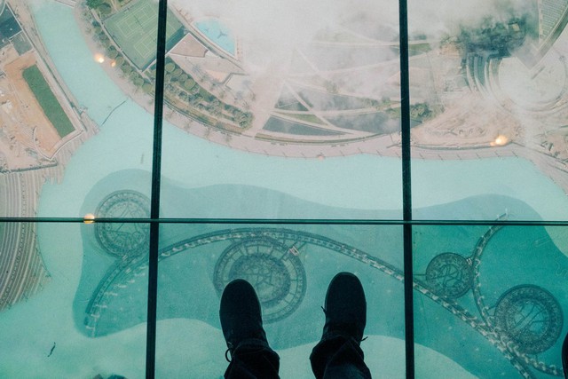 Bỏ 40 USD lên toà nhà cao nhất địa cầu ở Dubai, du khách ước mình không mua vé - Ảnh 31. Bỏ 40 USD lên toà nhà cao nhất địa cầu ở Dubai, du khách ước mình không mua vé - Ảnh 31.
